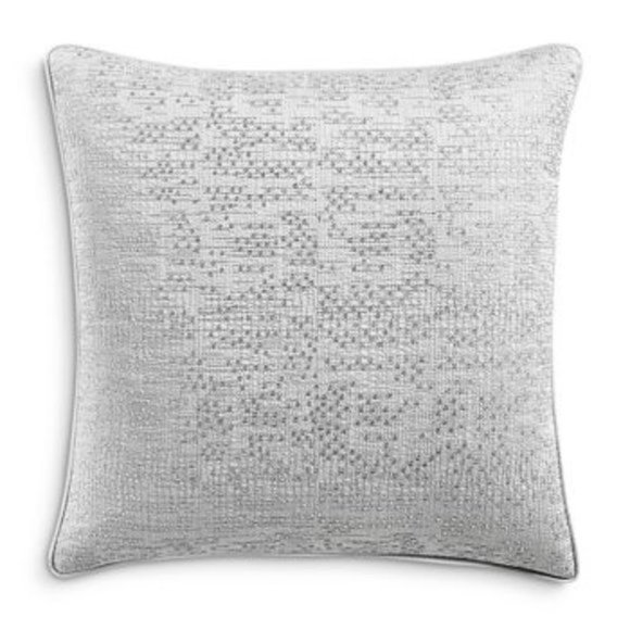 Hudson Park Diffused Geo Queen Bedding Set - 7 items. - Picture 11 of 12